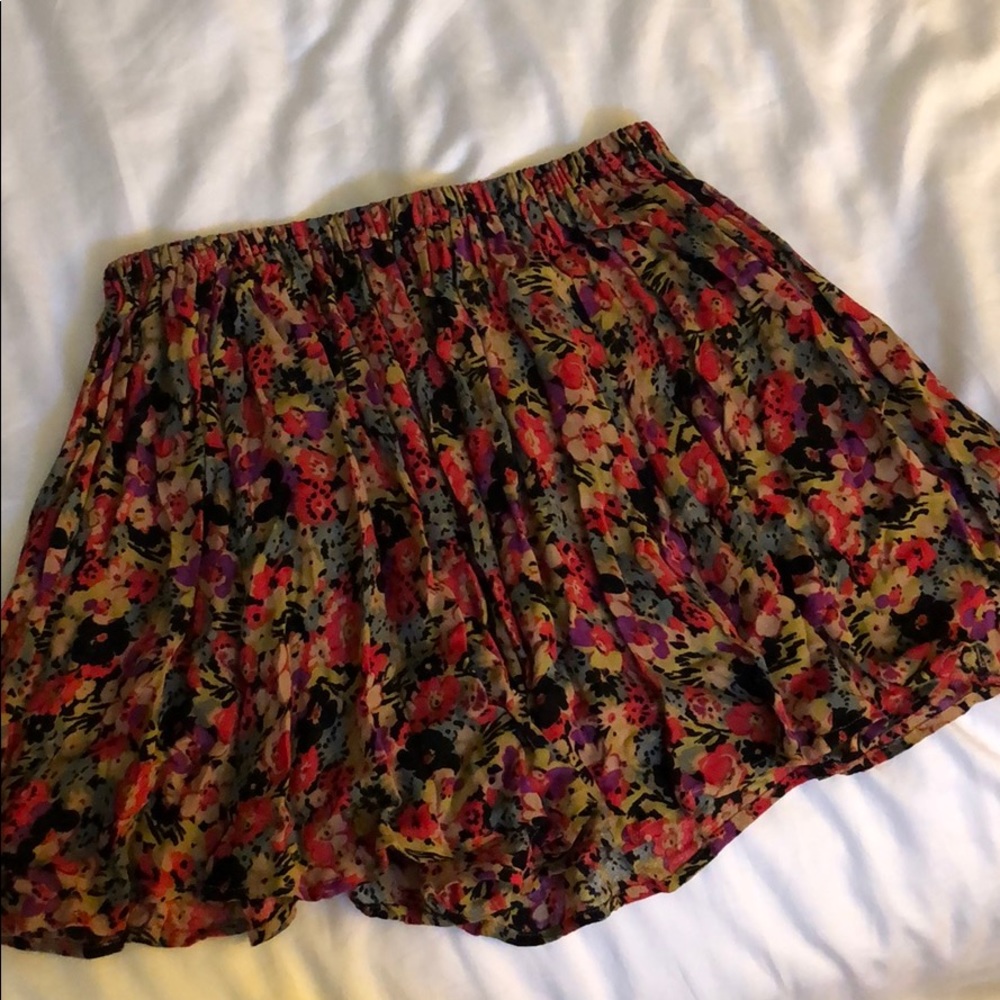 Floral print mini skirt